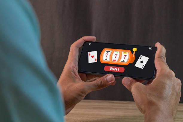 Domino QQ mobile app interface Domino QQ mobile app interface